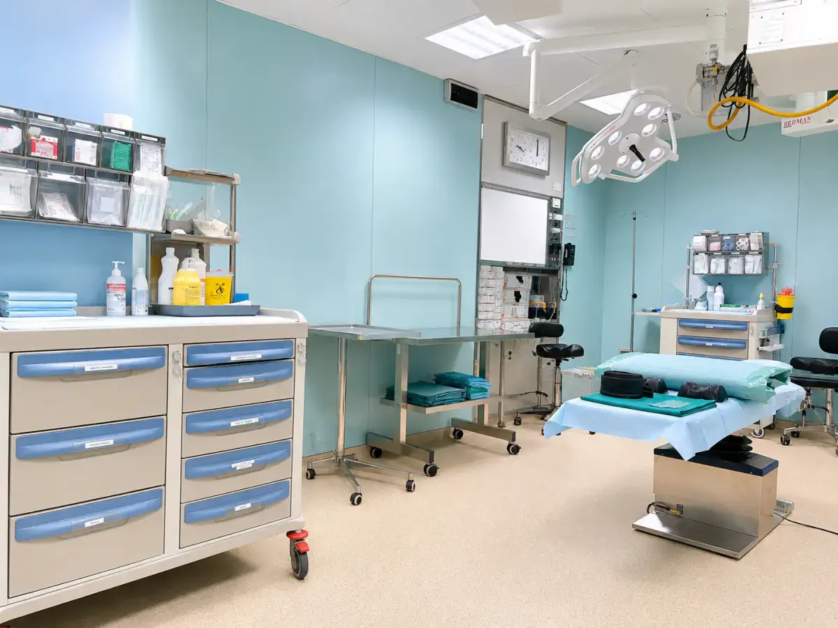 Sala chirurgica Day Clinic by Spatium